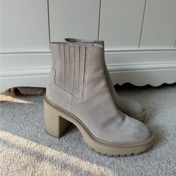 Dolce & Gabbana Shoes - Dolce & Gabbana Cream Heeled Boots